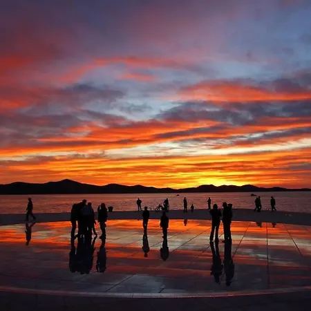 “minipalais” In The Heart Of