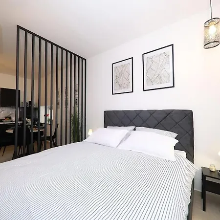 Apartamento “minipalais” In The Heart Of *