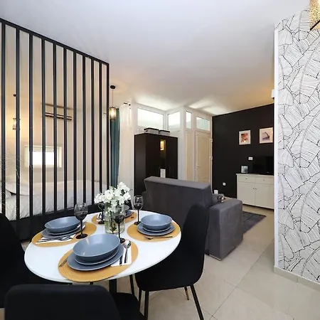 “minipalais” In The Heart Of Apartamento Zadar