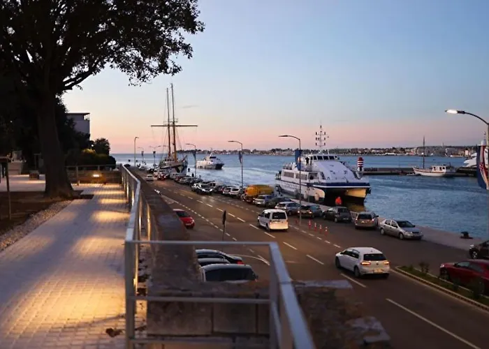 “minipalais” In The Heart Of *