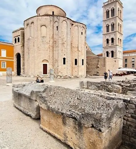 “minipalais” In The Heart Of 公寓 *